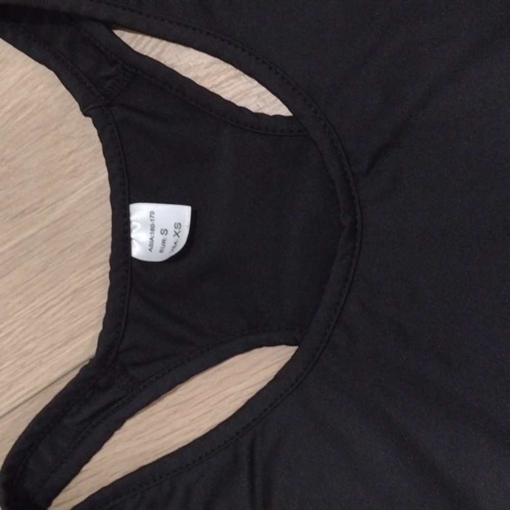Bundle Of Three Active Wear Compression Tank Tops… - image 6
